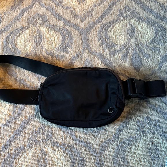 Lululemon Athletica Black Belt Bag - Picture 1 of 3